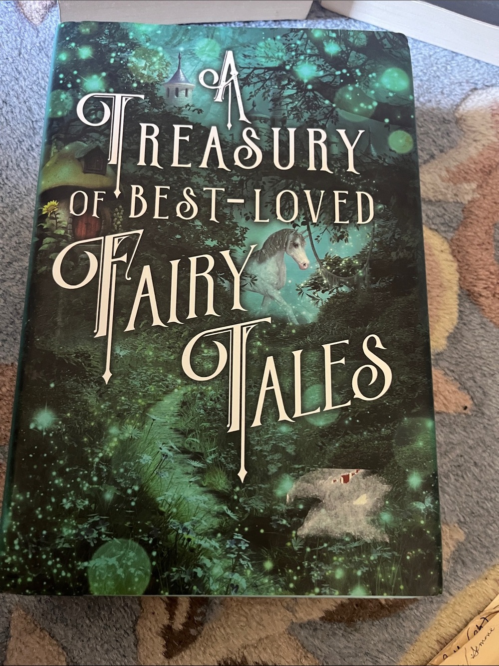 A Treasury of Best-Loved Fairy Tales ( thick) - Green Decorative gift book
